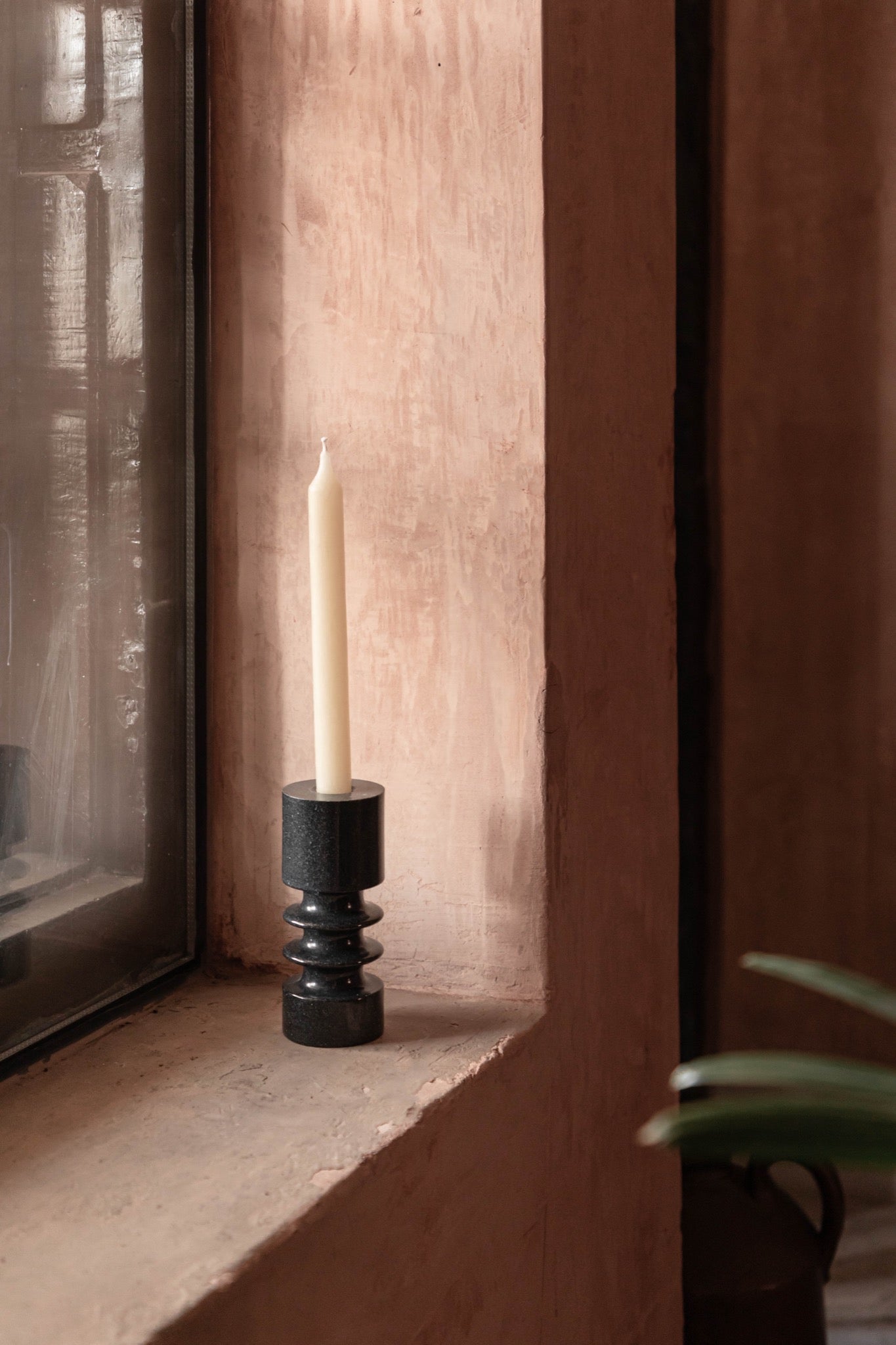 Lumi - Black marble Fluted Candle Holder