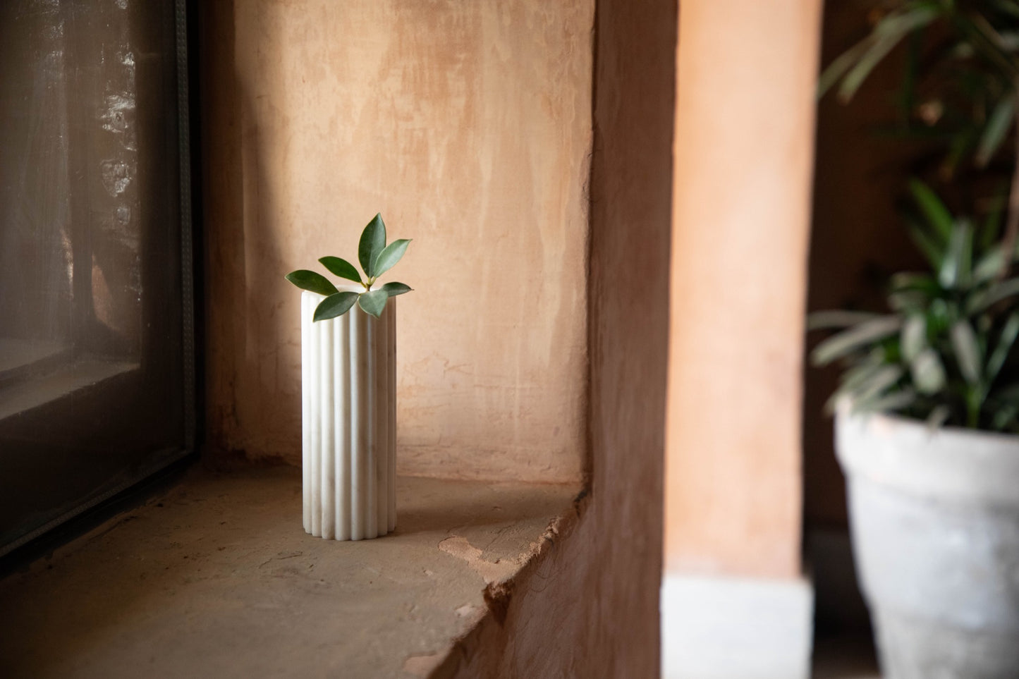 Champa - Makrana marble Ribbed Flower Vase