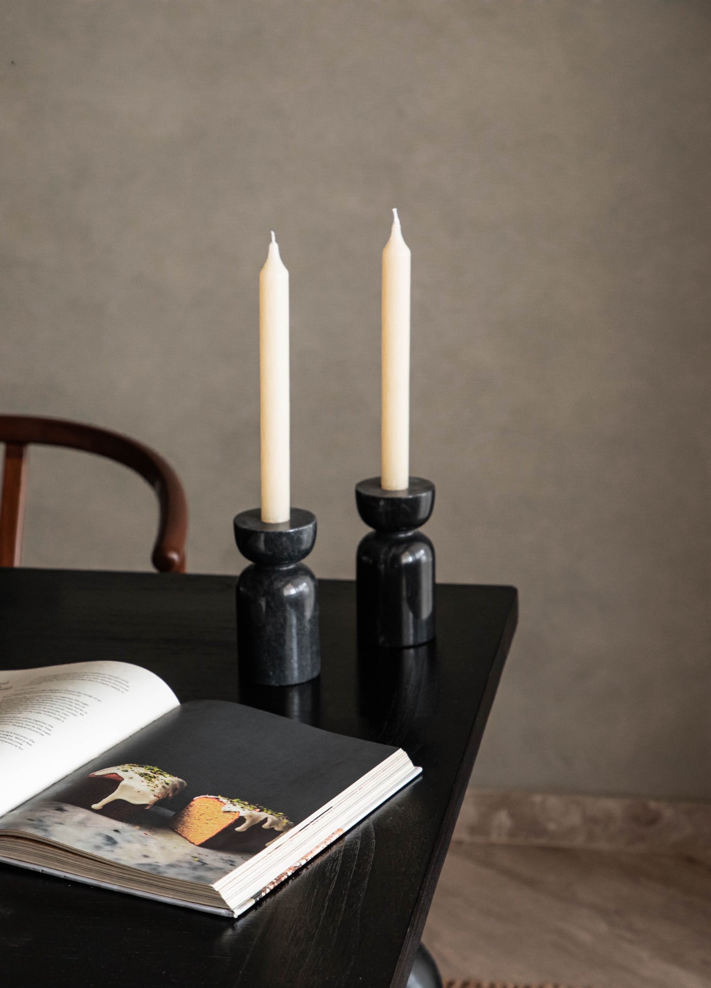 Lumi - Black Marble candle light