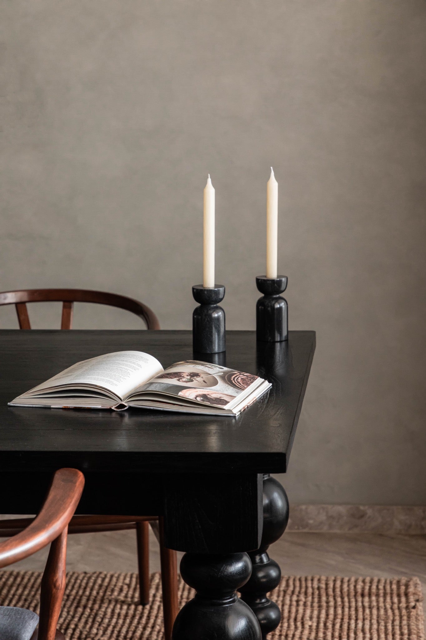 Lumi - Black Marble candle light