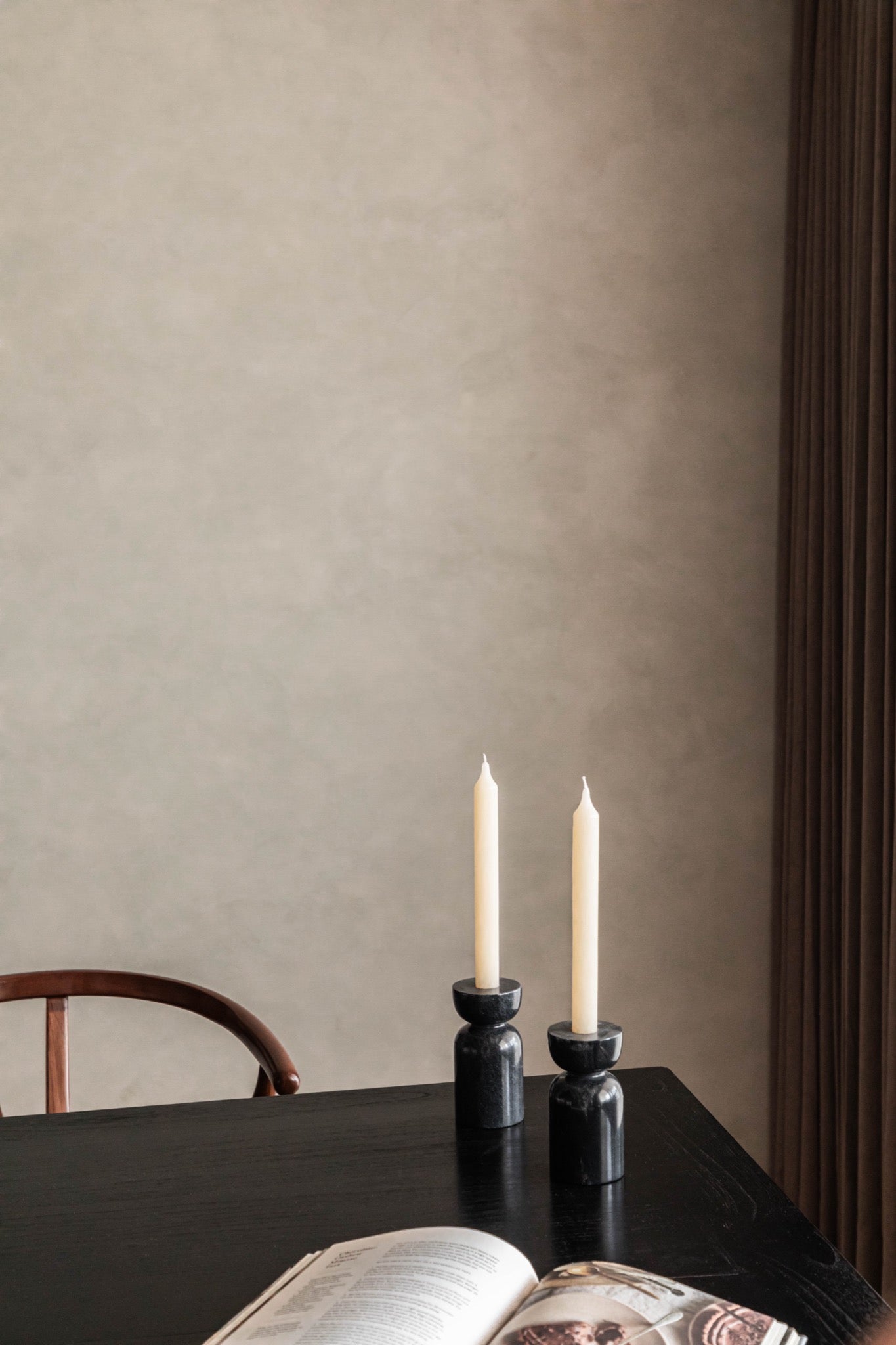 Lumi - Black Marble candle light