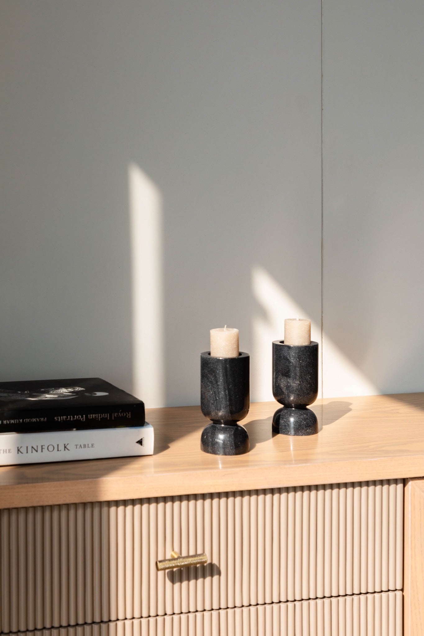 Lumi - Black Marble candle light